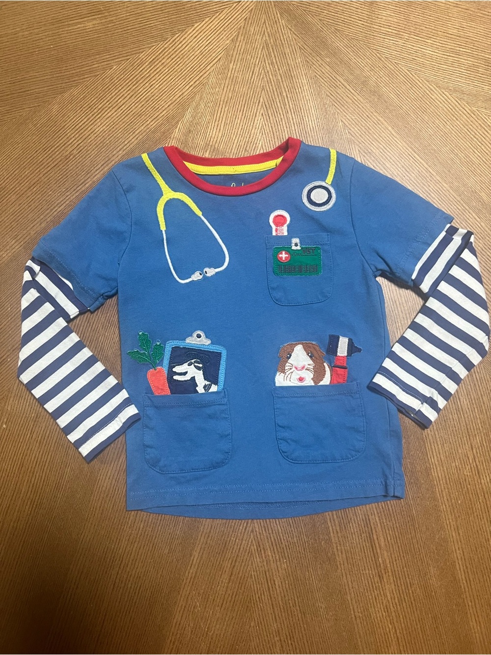 Mini Boden Kids size 3-4Y Blue Vet Themed Long Sleeved Shirt 100% cotton